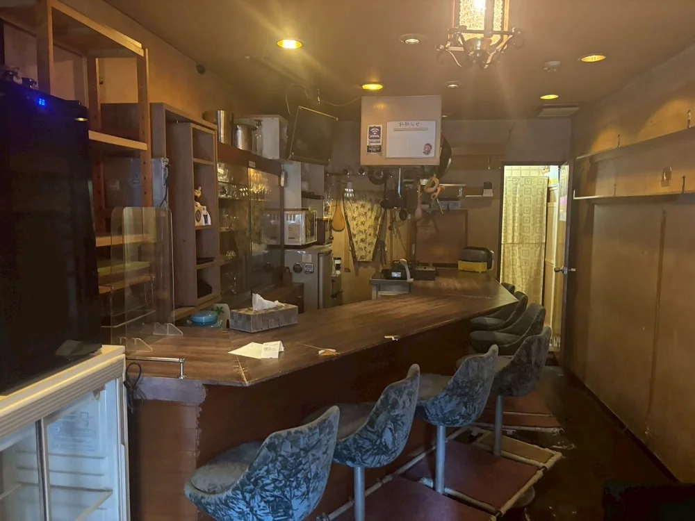 蓮沼の居抜き店舗の内装