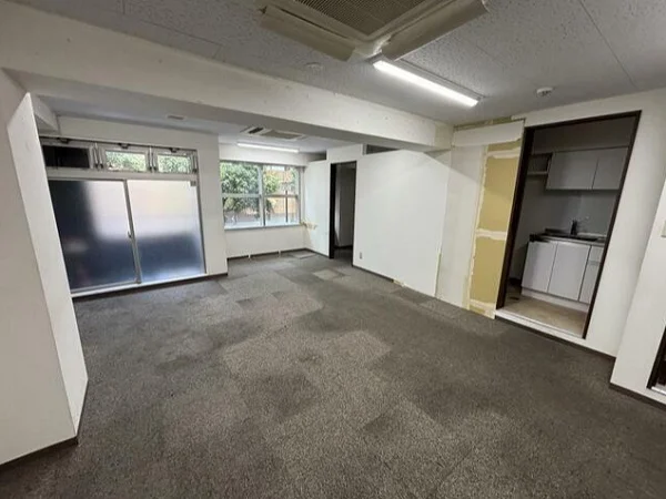 大森の事務所仕様店舗物件の内装