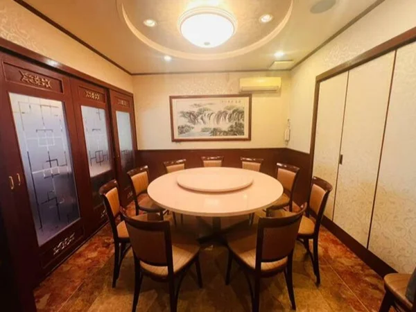 元町・中華街の中華料理居抜きの内装
