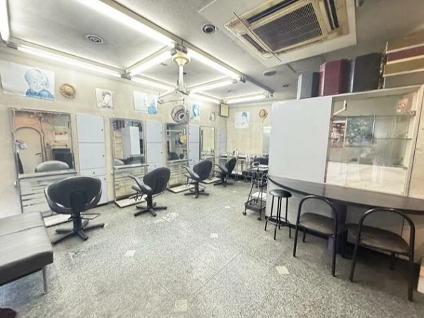 稲城長沼の居抜き店舗の内装