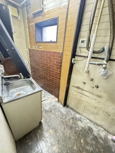 美容室・理容室の居抜き物件の内装