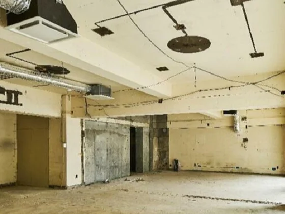 等々力のスケルトン店舗物件の内装