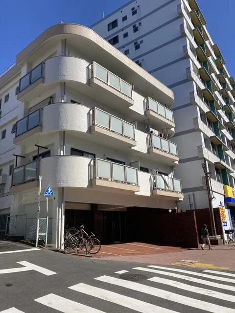 貸店舗(スケルトン)の外観