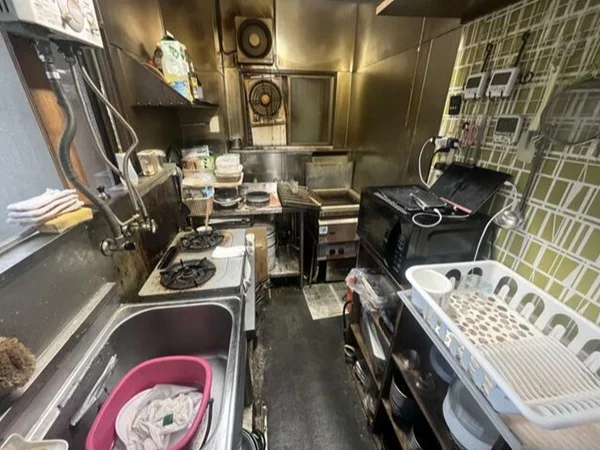居酒屋の居抜き物件の厨房