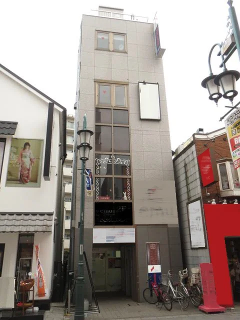 川越のスケルトン店舗物件の外観