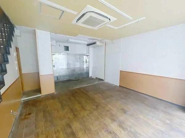 平間の居抜き店舗の内装