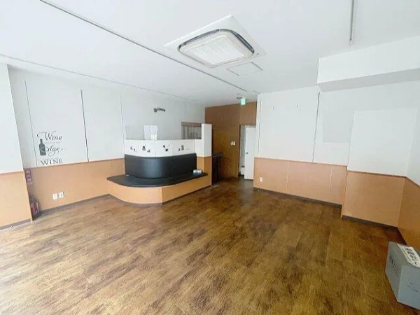 平間のパン屋居抜きの内装