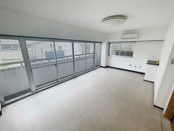 平間のパン屋居抜きの内装