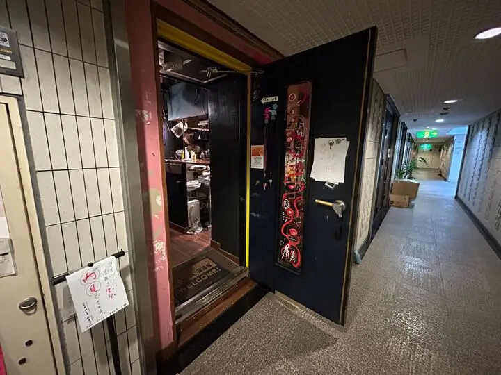 中野の居抜き店舗の入口