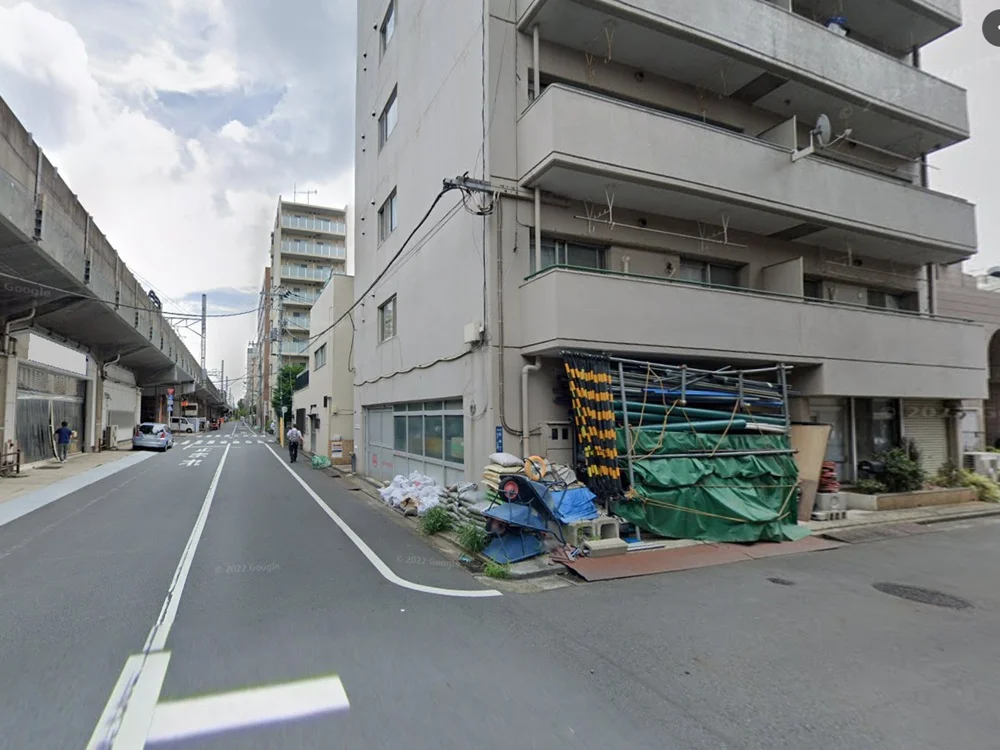 貸店舗(スケルトン)の外観