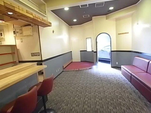 希望ヶ丘のスナック・パブ居抜きの内装