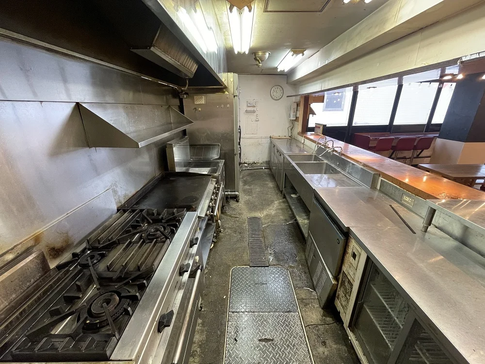 居酒屋の居抜き物件の厨房