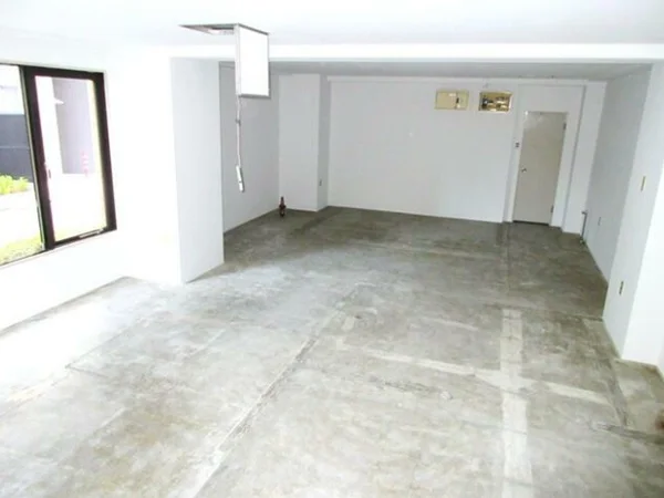 お花茶屋のスケルトン物件の内装