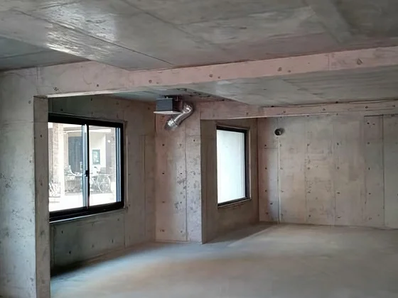 北綾瀬のスケルトン店舗物件の内装