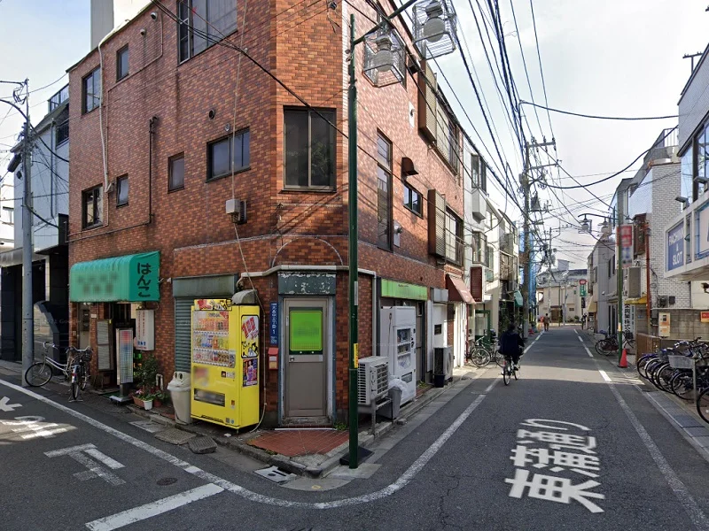 梅屋敷のスケルトン店舗物件の外観