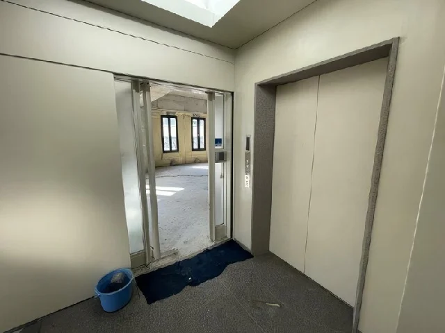 貸店舗(スケルトン)の内装