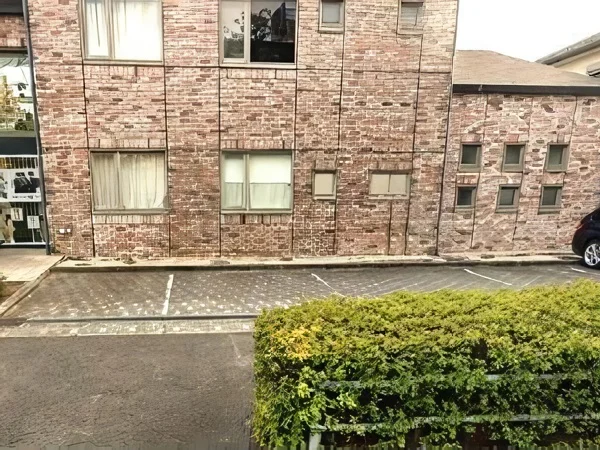 仲町台のスケルトン店舗物件の外観