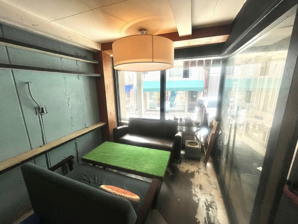 ダイニングバーの居抜き物件の内装