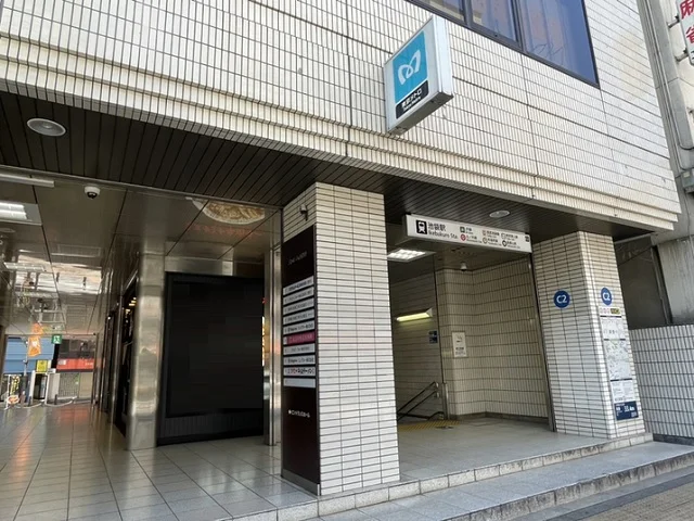 池袋のスケルトン物件のエントランス