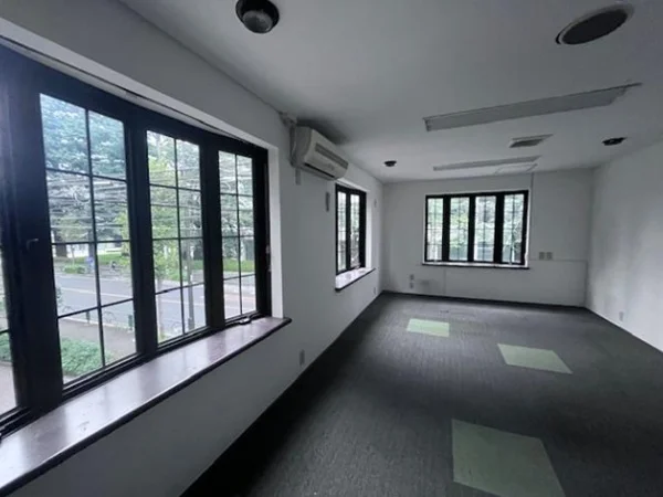 三鷹の事務所仕様物件の内装