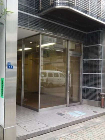 貸店舗(事務所仕様)のエントランス