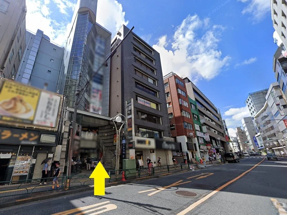 高田馬場のスケルトン店舗物件の外観