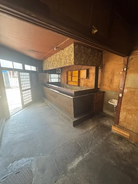 川崎大師の居抜き店舗の内装