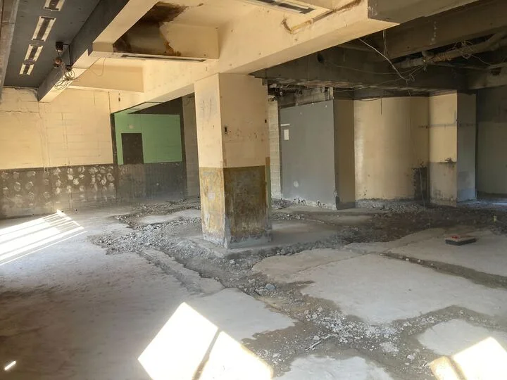 行徳のスケルトン店舗物件の内装