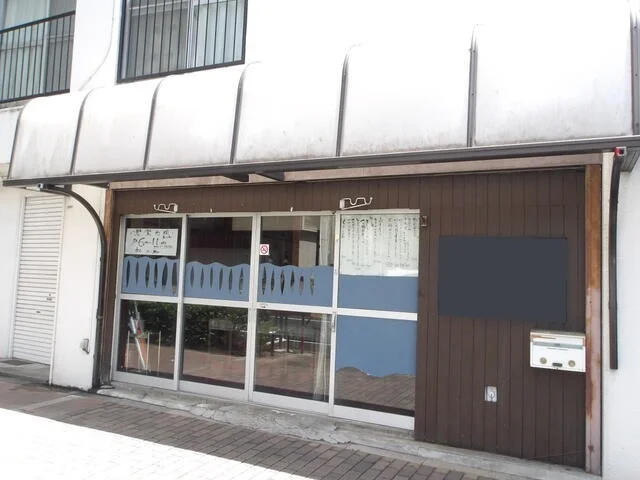 うどん・そばの居抜き物件のエントランス