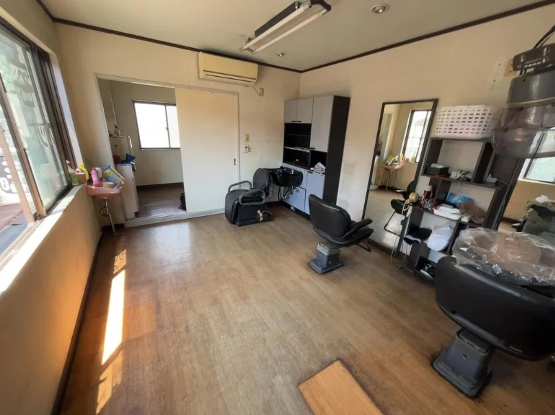 川崎大師の居抜き店舗の内装