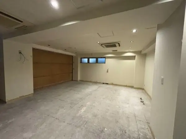 貸店舗(スケルトン)の内装