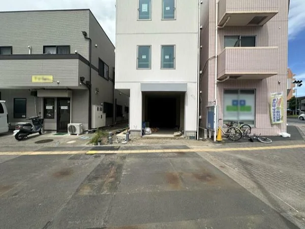 矢野口のスケルトン物件のエントランス