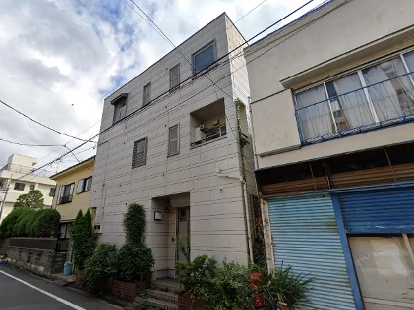 尾久の事務所仕様店舗物件の外観