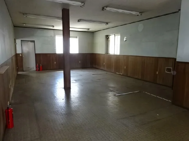 尾久の事務所仕様店舗物件の内装