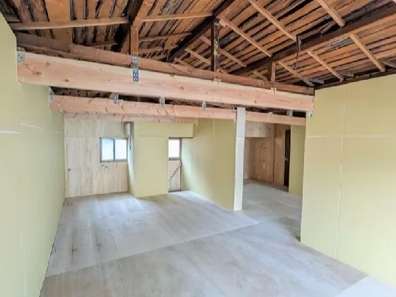 貸店舗(スケルトン)の内装