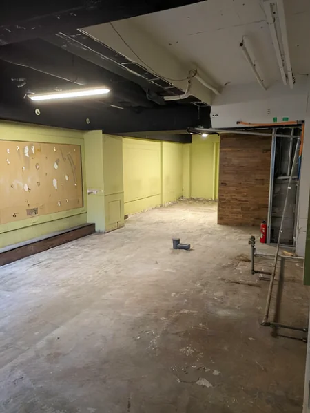 牛込柳町のスケルトン物件の内装