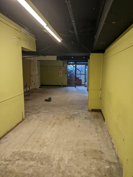 貸店舗(スケルトン)の内装