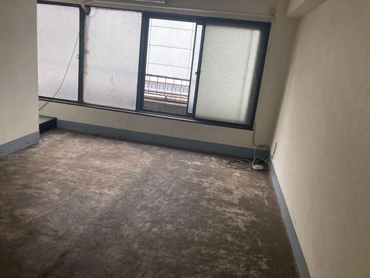 貸店舗(スケルトン)の内装