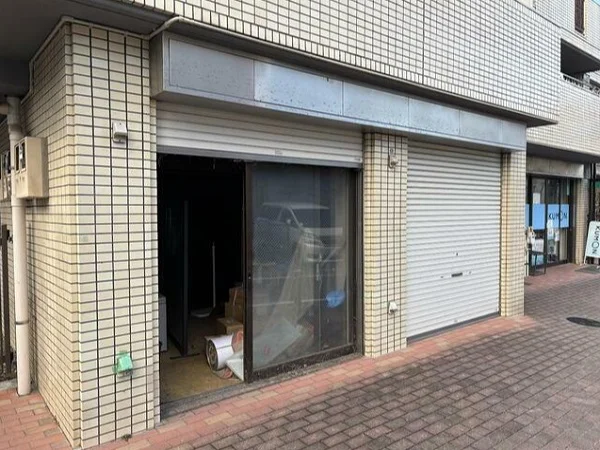 貸店舗(事務所仕様)のエントランス