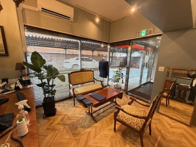 物販の居抜き物件の内装