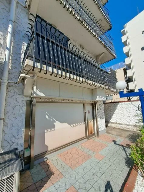 六本木の居抜き店舗の外観