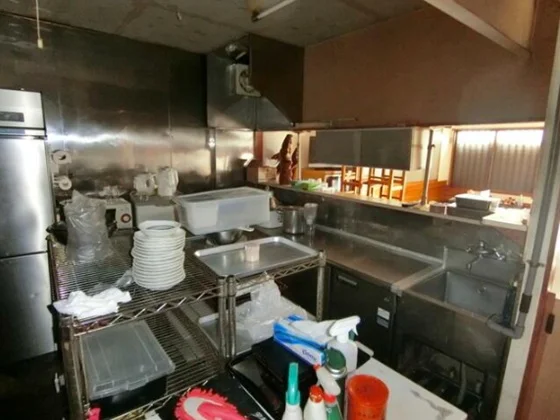 お好み焼きの居抜き物件の厨房