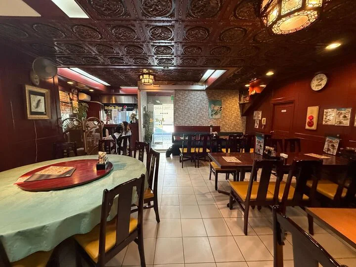 京急鶴見の中華料理居抜きの内装