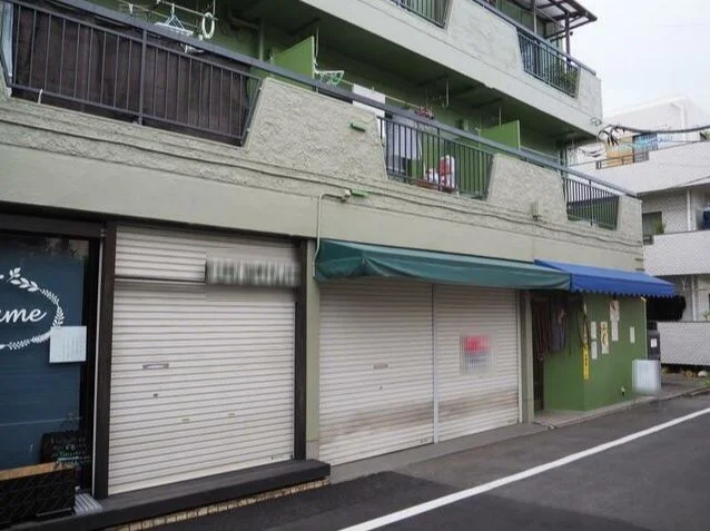 貸店舗(スケルトン)の外観