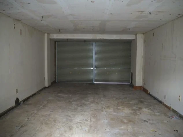 小平のスケルトン店舗物件の内装