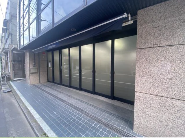 貸店舗(事務所仕様)の外観