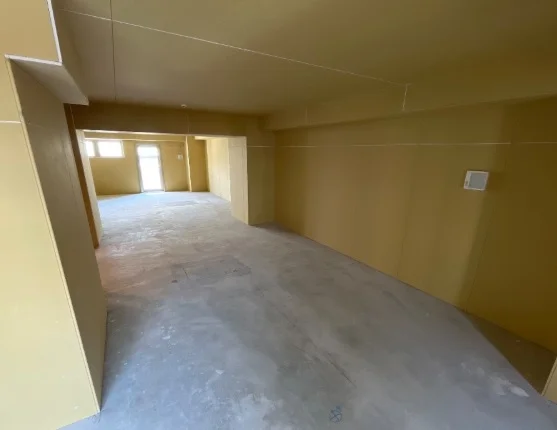 貸店舗(スケルトン)の内装