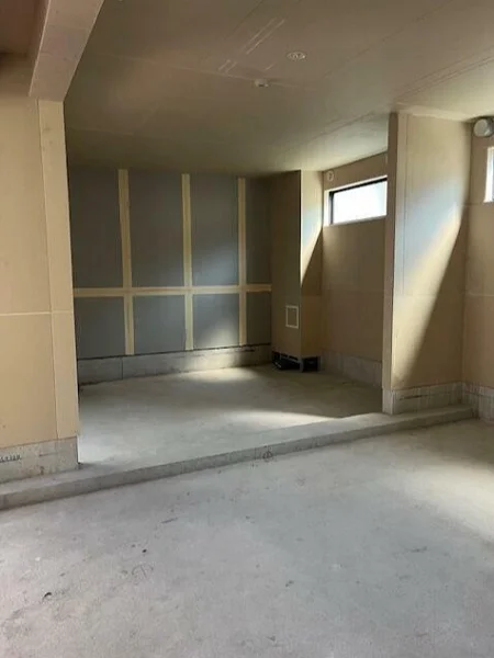 貸店舗(スケルトン)の内装