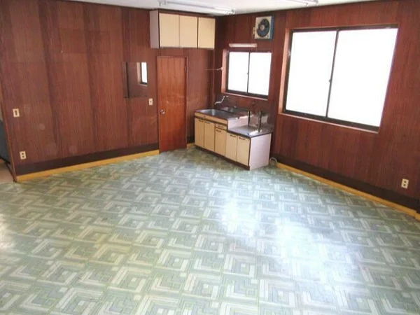 青砥の事務所仕様店舗物件の内装