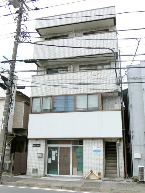 片倉町のスケルトン店舗物件の外観